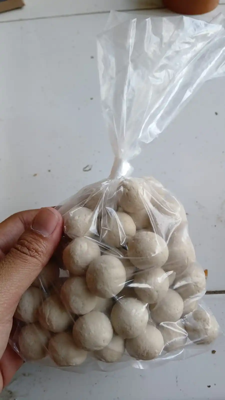 Foto tahu bulat mentah terdekat